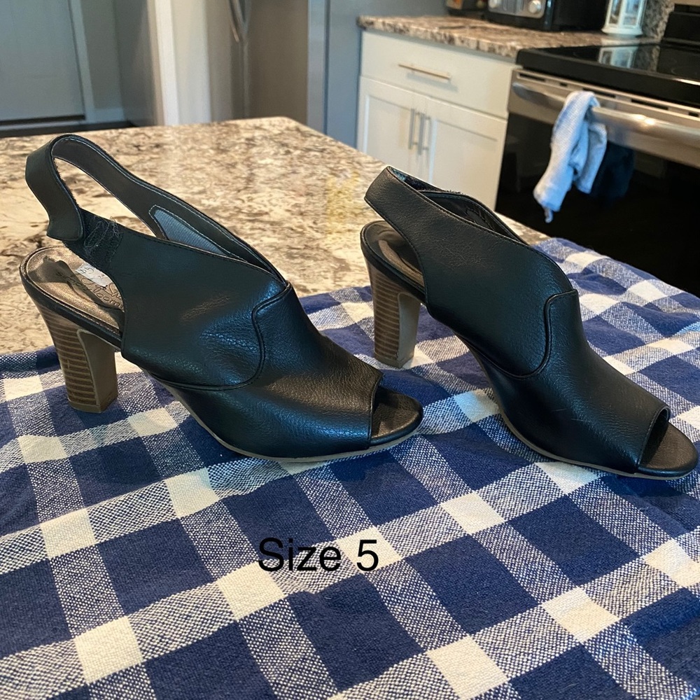 Black heeled shoes